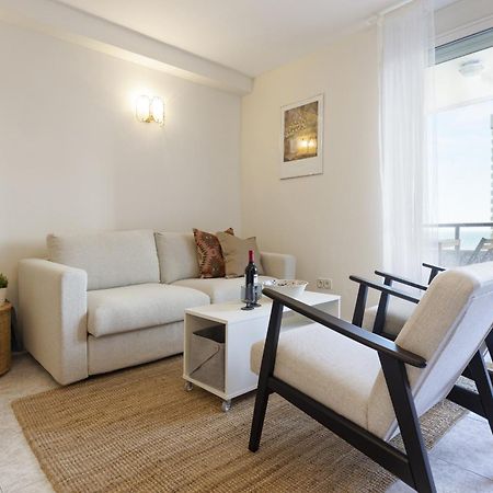 Beachfront Apartment With Terrace And Seaviews Fuengirola Exteriör bild