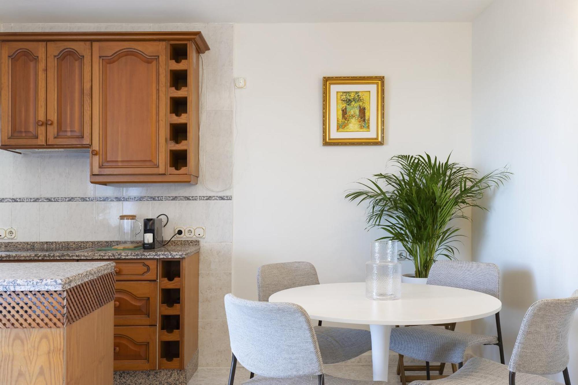 Beachfront Apartment With Terrace And Seaviews Fuengirola Exteriör bild