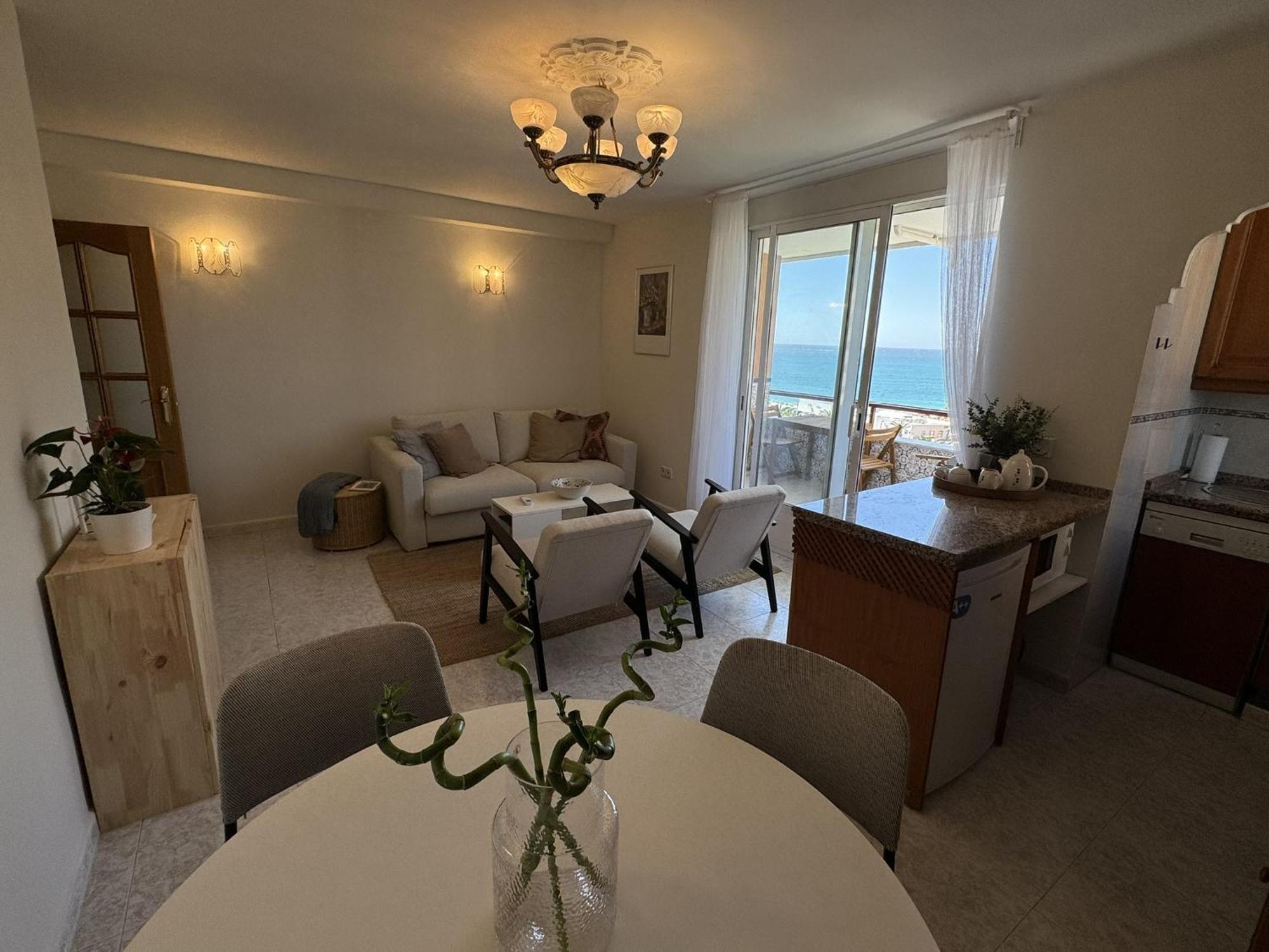 Beachfront Apartment With Terrace And Seaviews Fuengirola Exteriör bild